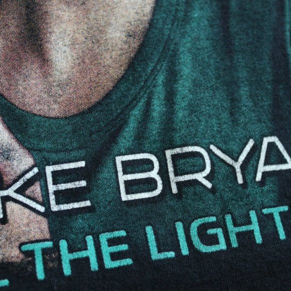 Luke Bryan Kill The Lights Tour T-Shirt - Picture 4 of 6